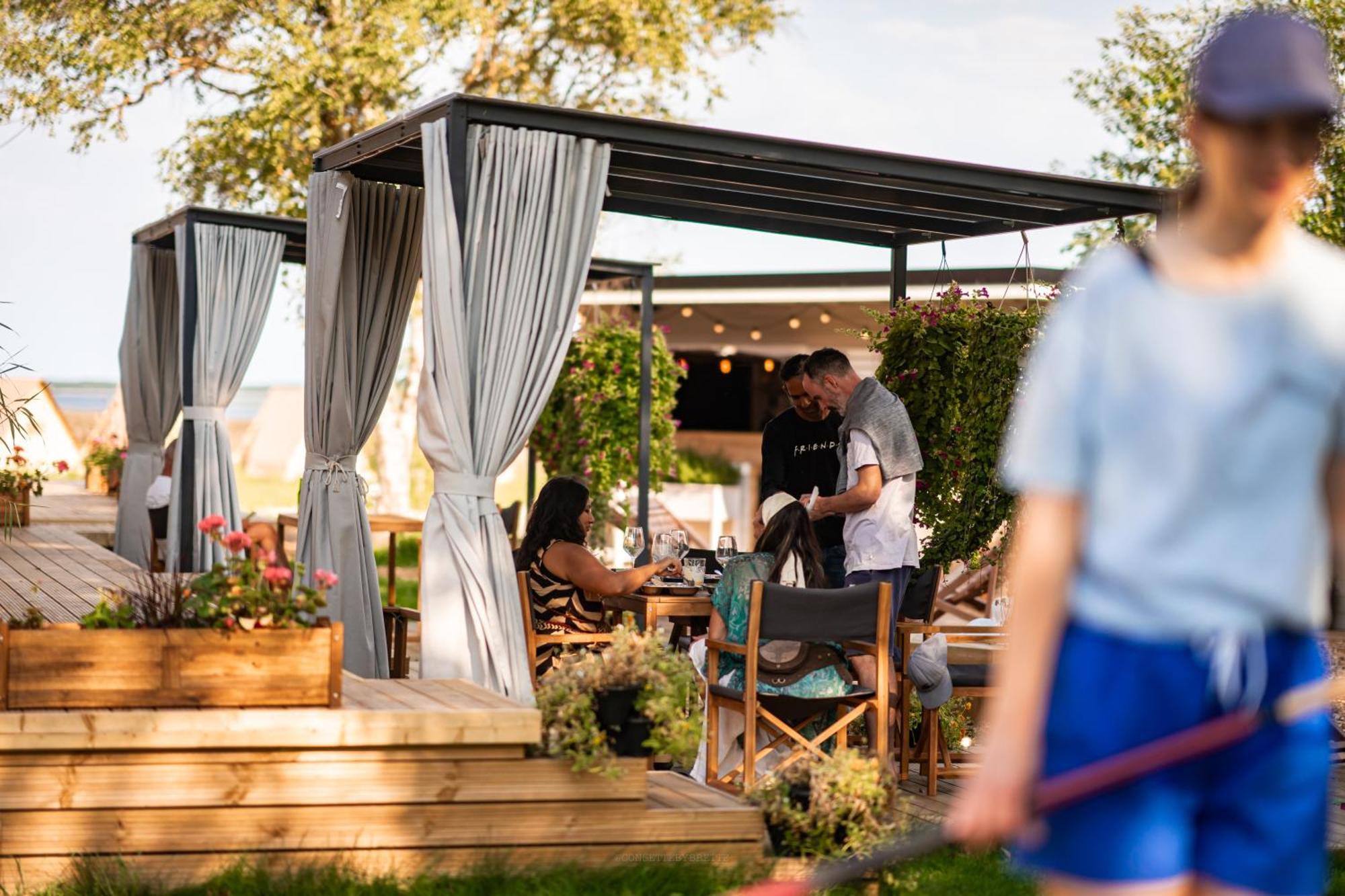 Готель Mia Glamping Orissaare Екстер'єр фото