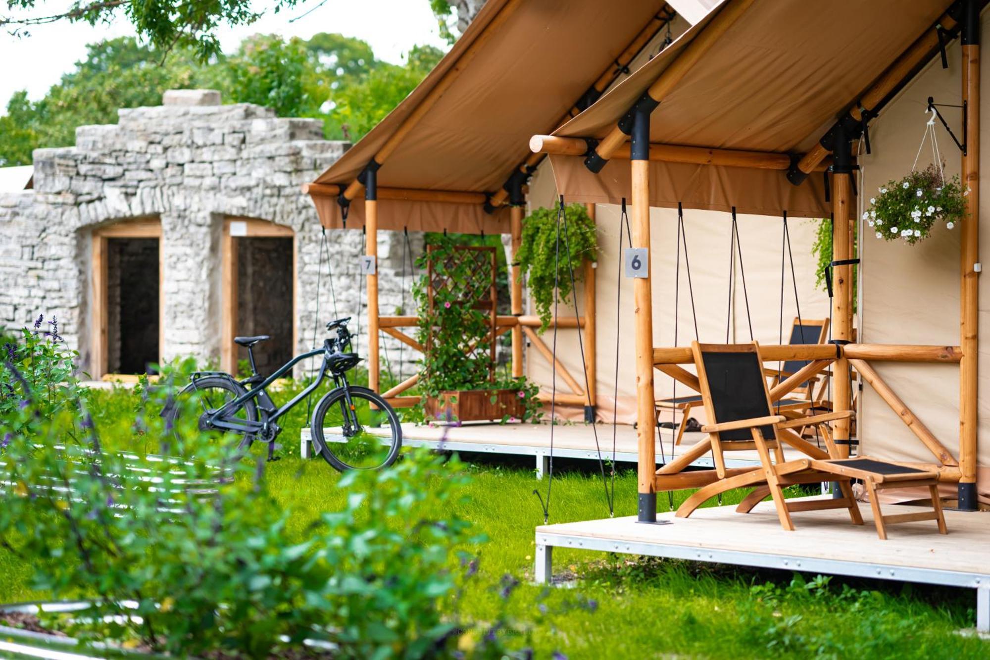 Готель Mia Glamping Orissaare Екстер'єр фото