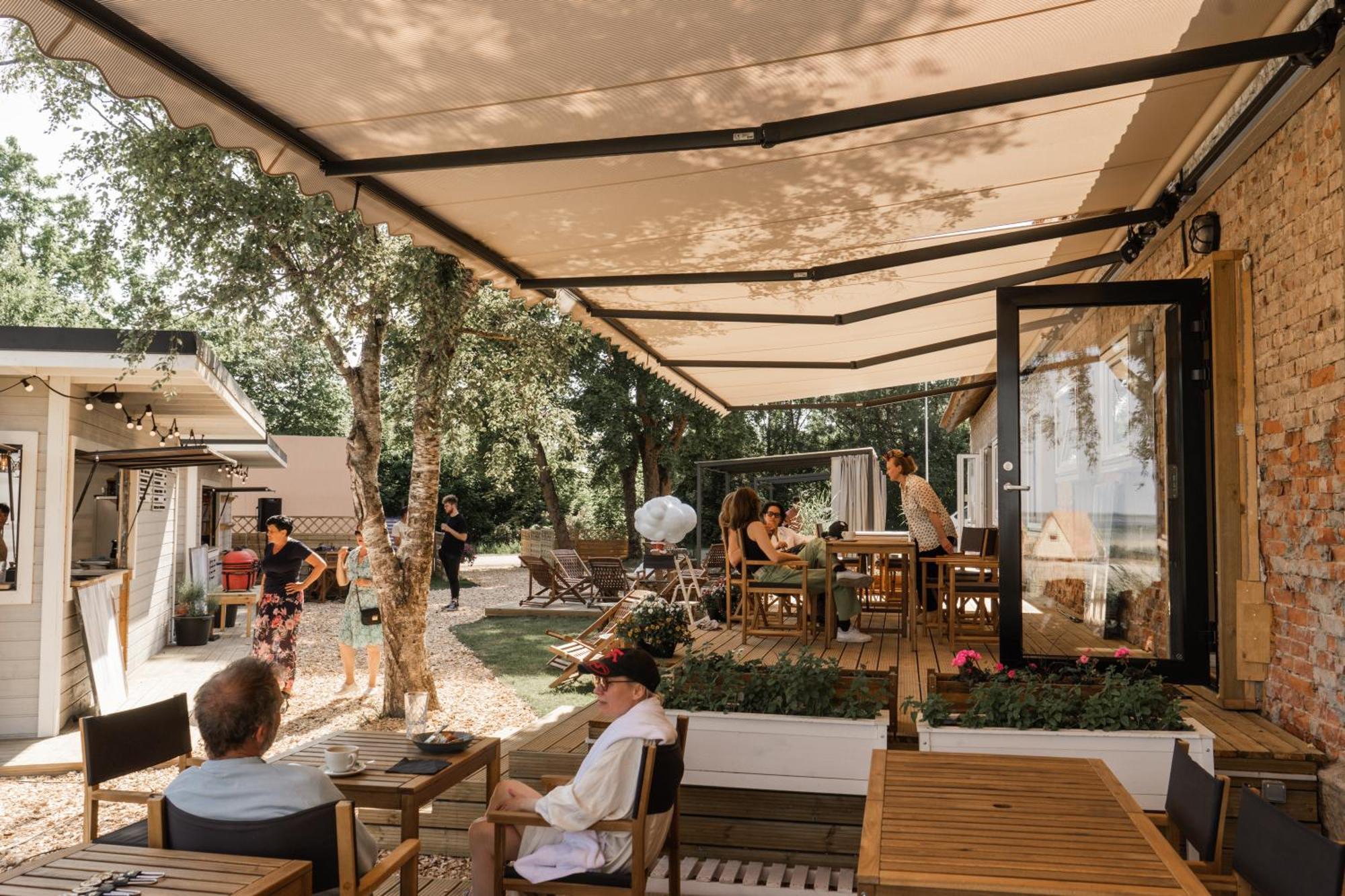 Готель Mia Glamping Orissaare Екстер'єр фото